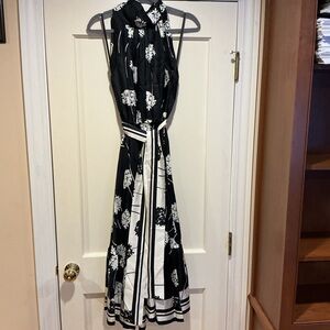 NWOT CH Carolina Herrera Black and White Floral Silk Belted Midi Dress, Size S